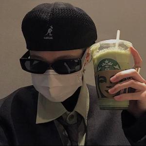 美女百分百露乳头
